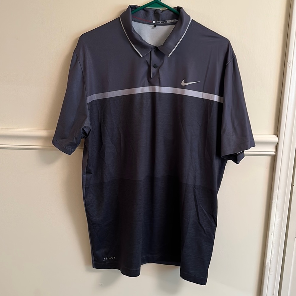 Men’s size Large Nike Tiger Woods Collection polo in great condition